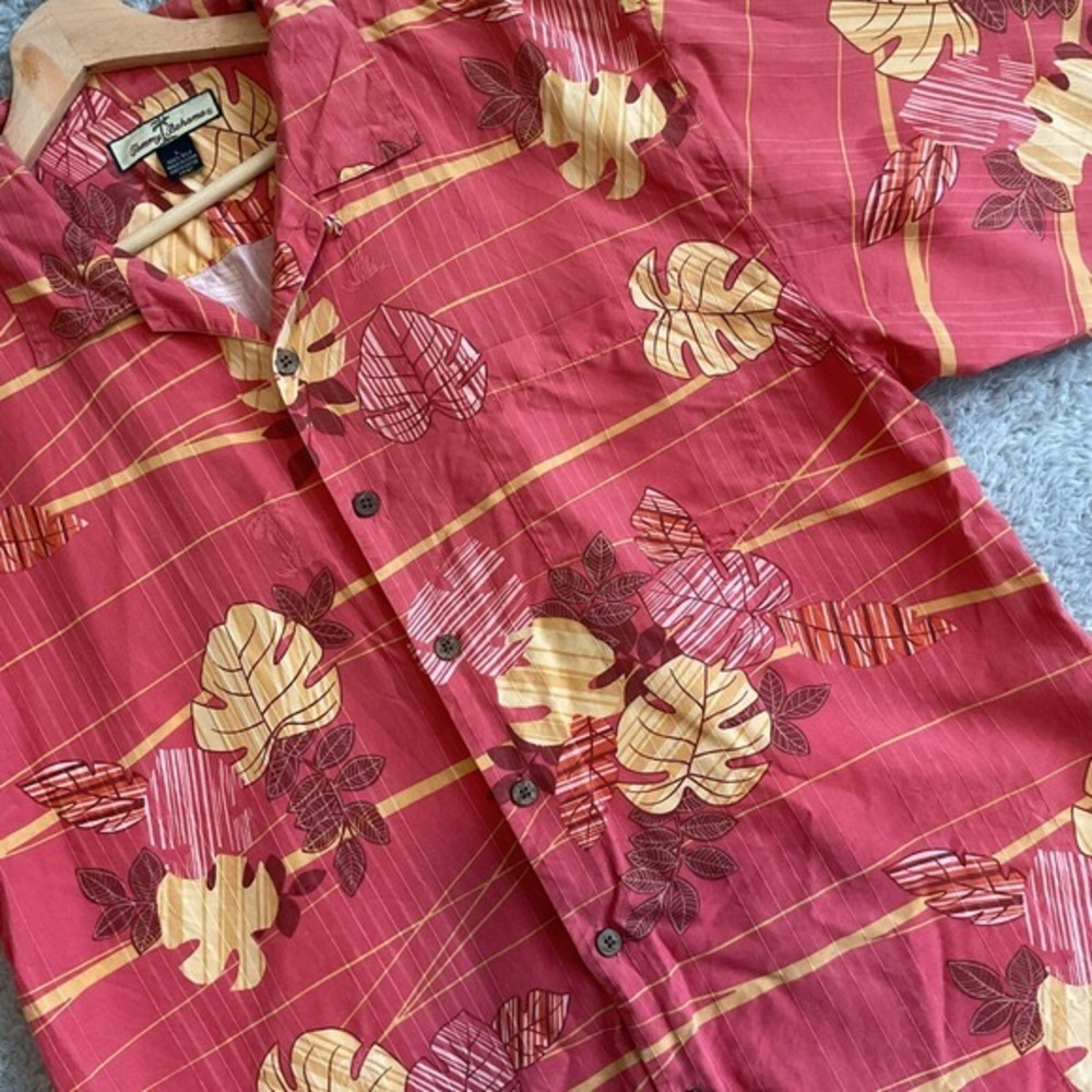 Tommy Bahama Camp Shirt Hibiscus Red Hawaiian 100%‎ Silk Large L